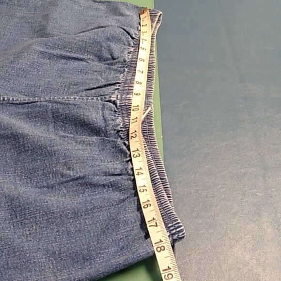 Croft & Barrow Women's 2X Blue Denim Stretch Jean Capri - Picture 4 of 7